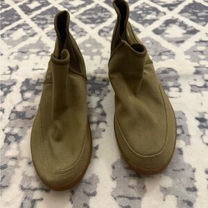 SANUK Pair O Dice Mid Sneaker Bootie Olive Green Women’s SZ 7 new